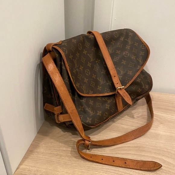 Louis Vuitton coated canvas vintage messenger bag authentic code AR0915 - Picture 1 of 16